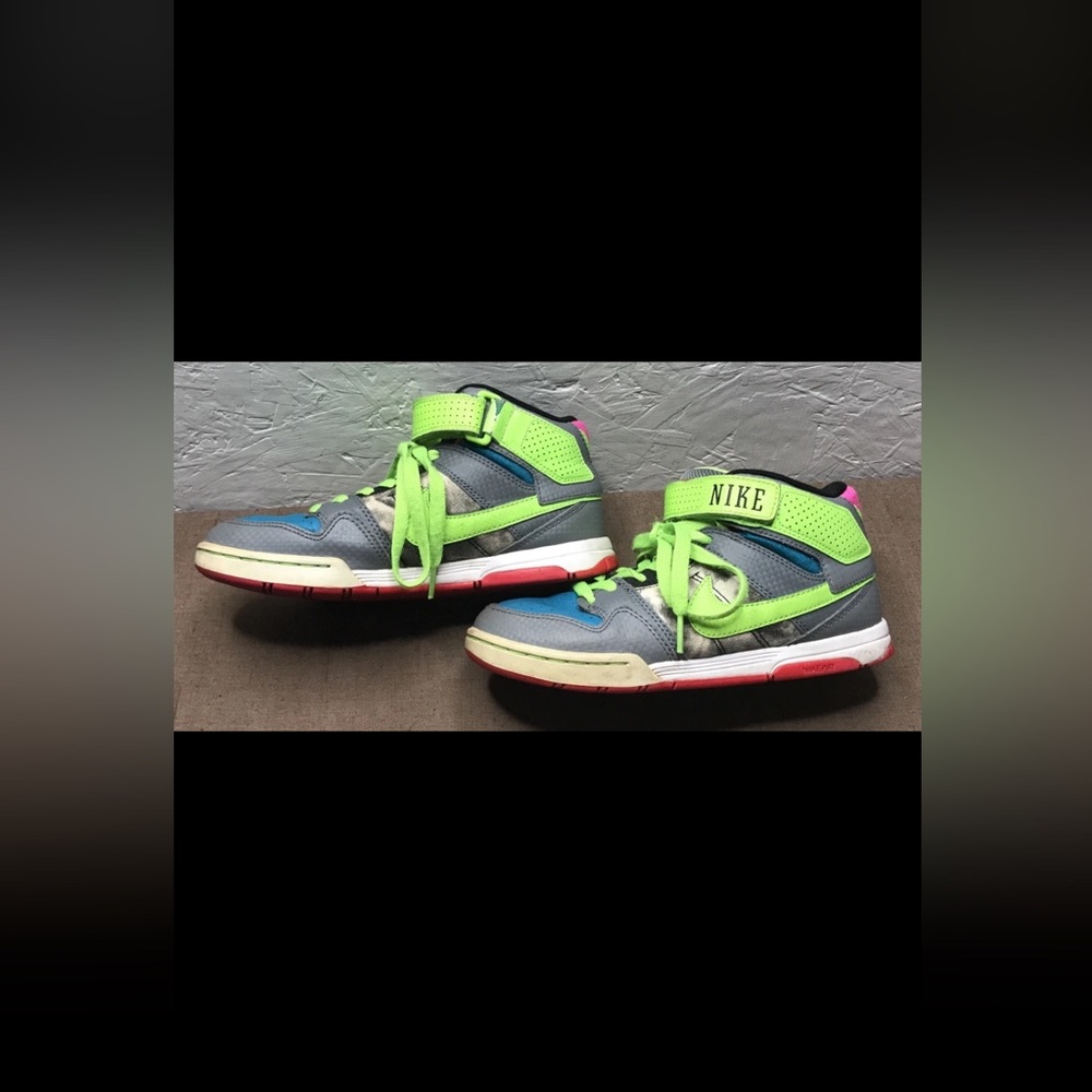 2013 Nike Air Mogan Mid 2 Women's Sneakers Multicolor Size 6 Mid-Top